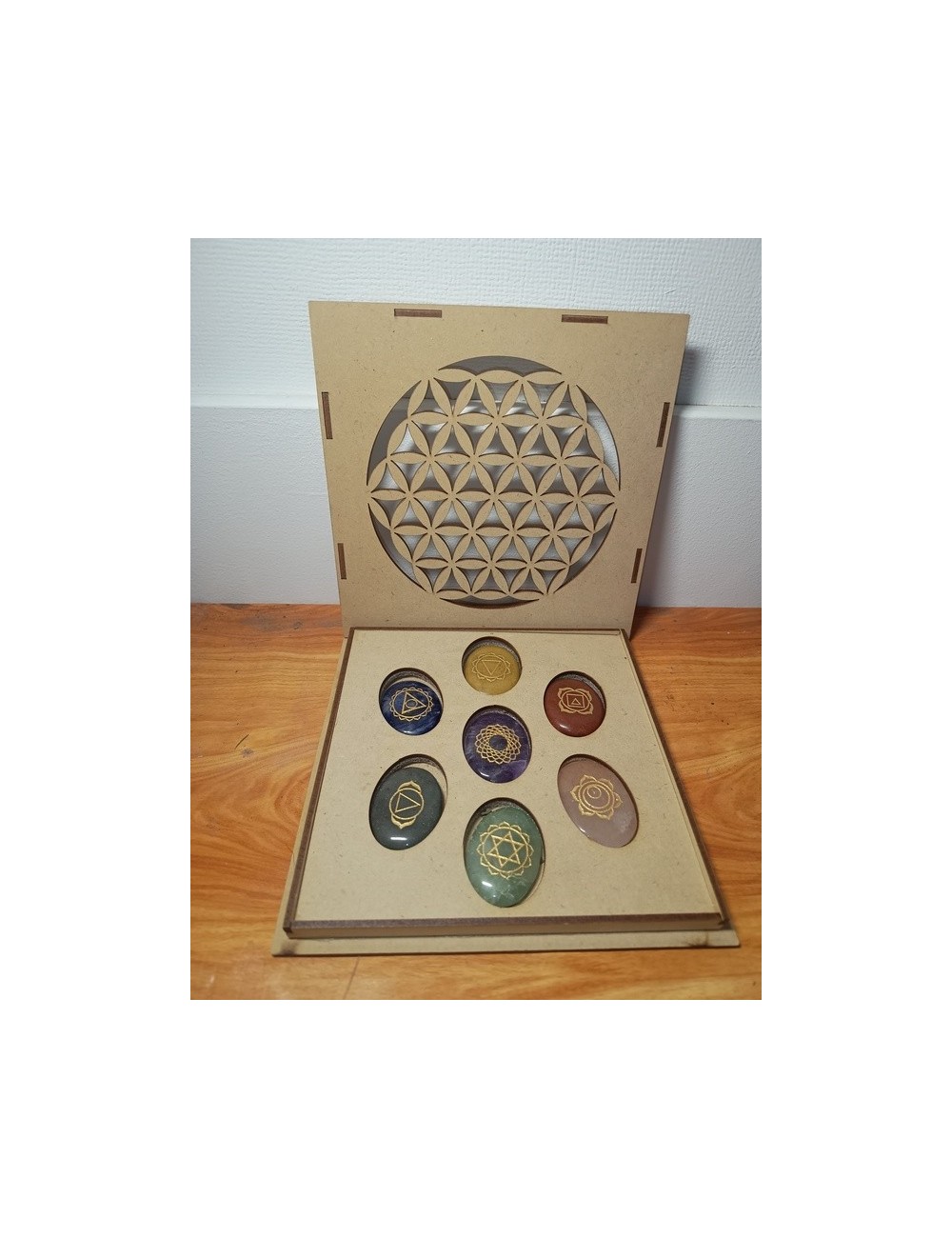 Set 7 Pierres Chakras Gravées + Coffret Fleur de Vie | Lithothérapie